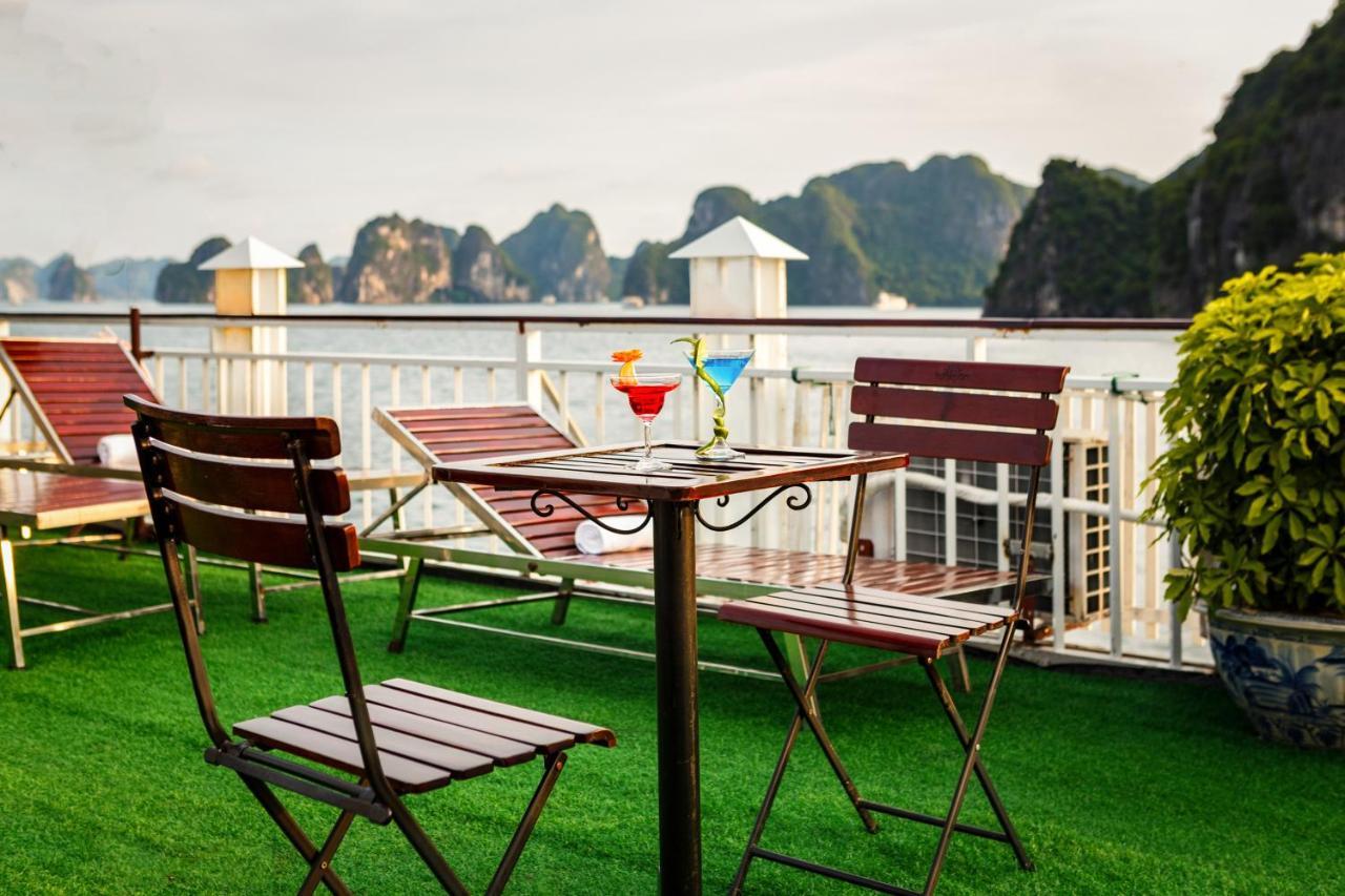 Charm Boutique Cruise Hotel Hạ Long-öböl Kültér fotó